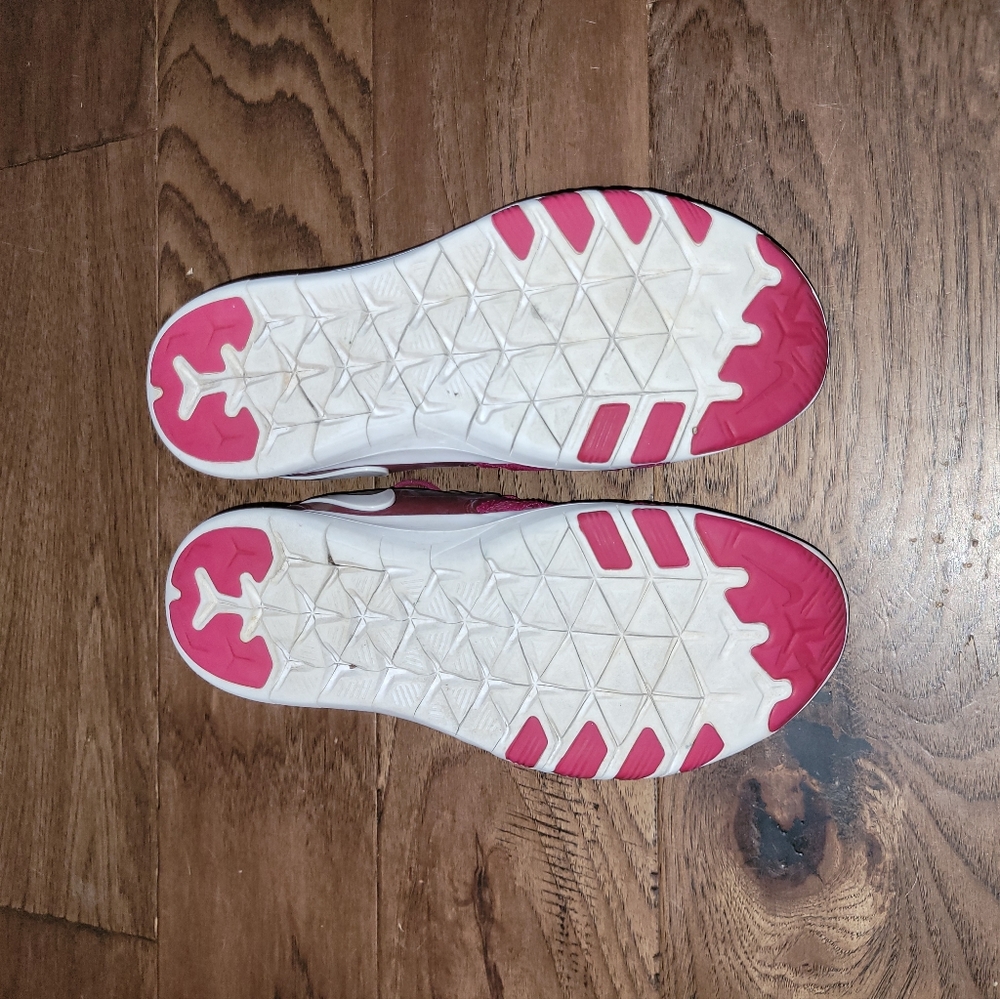 Nike Shoes - Picture 3 of 3